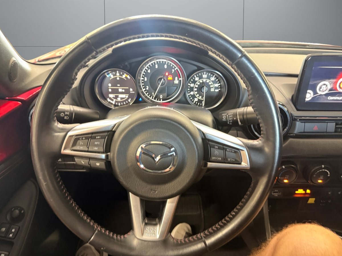 Used 2019 MAZDA MX-5 Miata RF Club RWD image 12