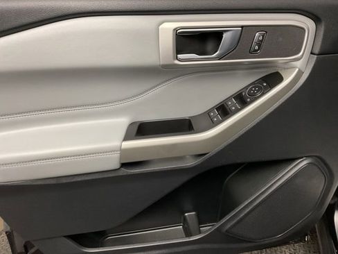 Used 2021 Ford Explorer XLT w/ Equipment Group 202A image 11