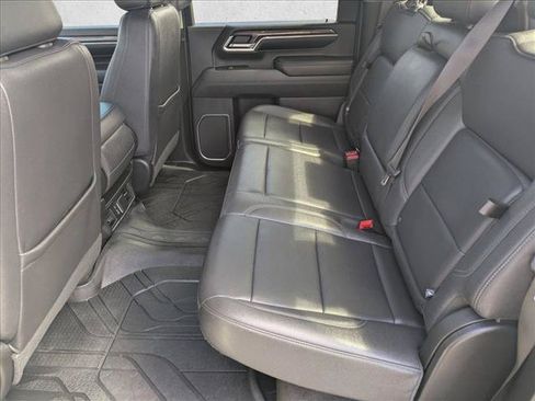 Used 2024 Chevrolet Silverado 2500 LTZ AWD/4WD image 17