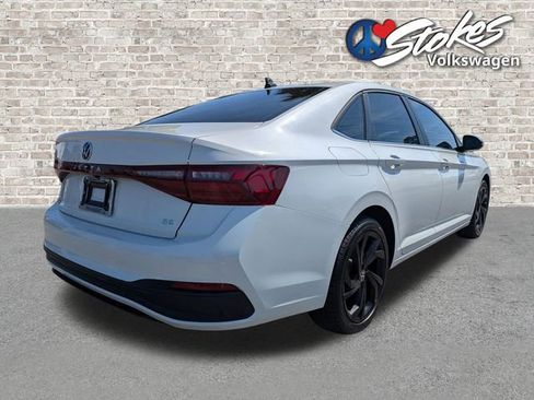 Used 2025 Volkswagen Jetta SE image 4