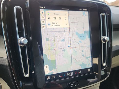 Certified 2023 Volvo XC40 B5 Plus w/ Driver Assist Package image 18