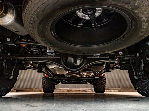 Used 2025 Toyota Tacoma TRD Off-Road image 15