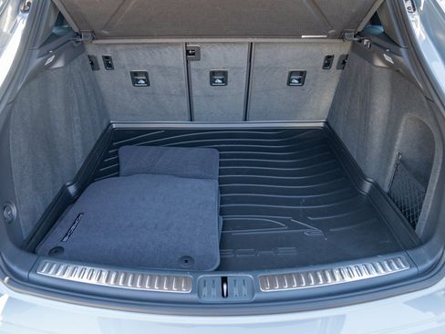 Certified 2026 Porsche Macan AWD/4WD image 27