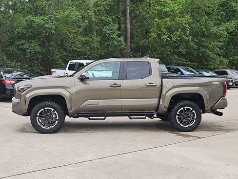 Used 2025 Toyota Tacoma TRD Sport image 9