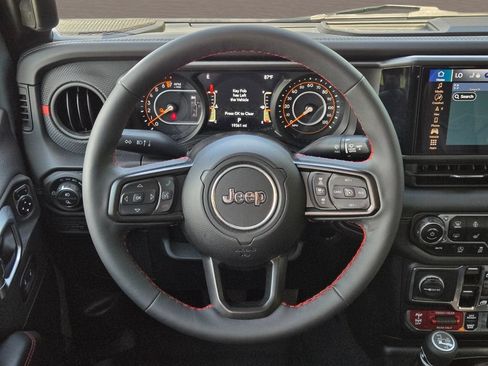 Used 2024 Jeep Gladiator Rubicon AWD/4WD image 19