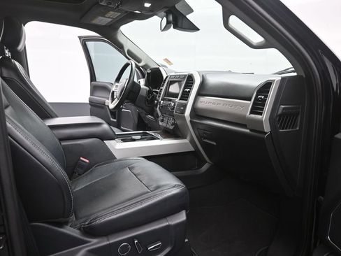 Used 2019 Ford F250 Lariat w/ Lariat Ultimate Package AWD/4WD image 24