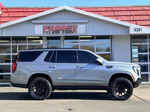 Used 2025 GMC Yukon AT4 Ultimate w/ LPO, Floor Liner Package image 2