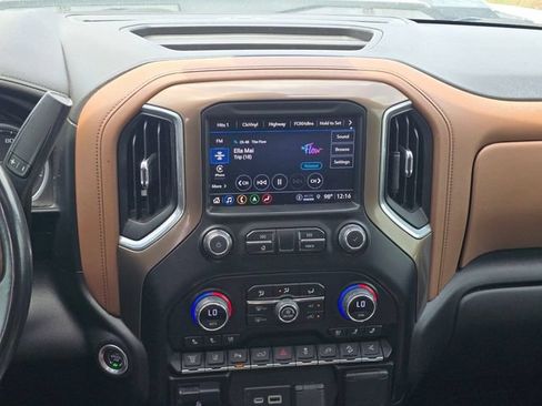 Used 2023 Chevrolet Silverado 2500 High Country w/ Technology Package AWD/4WD image 17