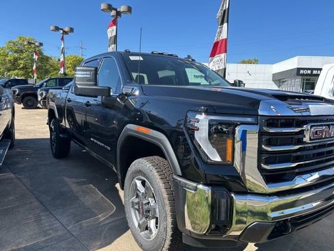 New 2026 GMC Sierra 2500 SLE w/ SLE Value Package; image 4