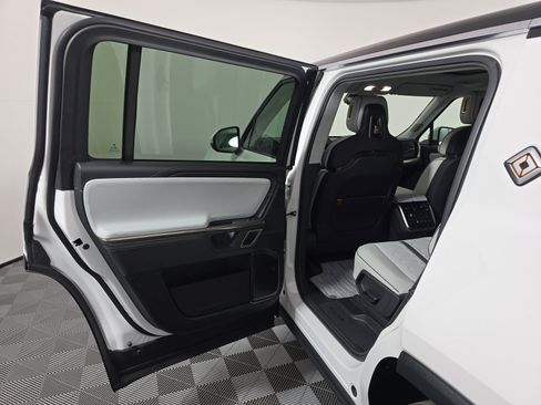 Used 2024 Rivian R1S Adventure AWD/4WD image 17