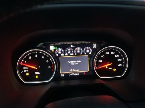 Used 2021 Chevrolet Suburban High Country w/ Premium Package image 16