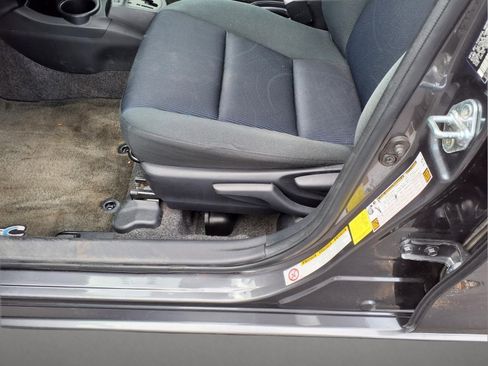 Used 2015 Toyota Prius C Three FWD image 9