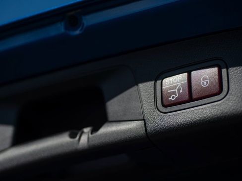 Certified 2025 Mercedes-Benz GLA 250 4MATIC image 17