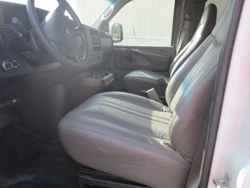 Used 2008 Chevrolet Express 2500 Passenger RWD image 7