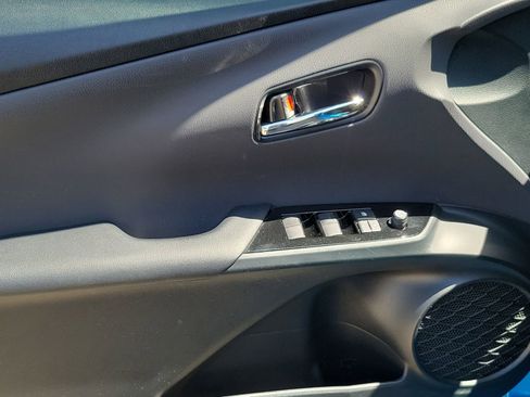 Used 2022 Toyota Prius LE image 20