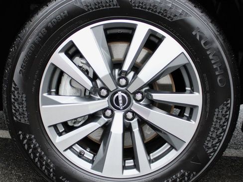 Used 2024 Nissan Pathfinder SL image 9