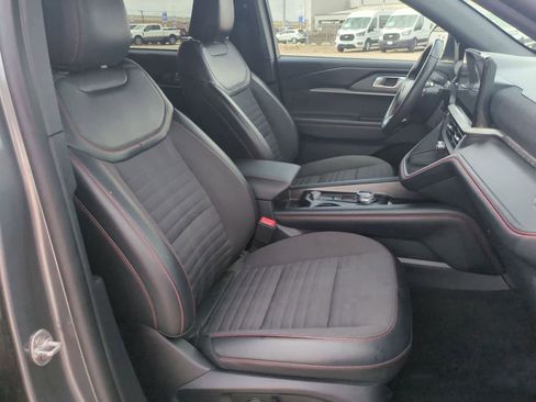 Used 2025 Ford Explorer ST-Line AWD/4WD image 27