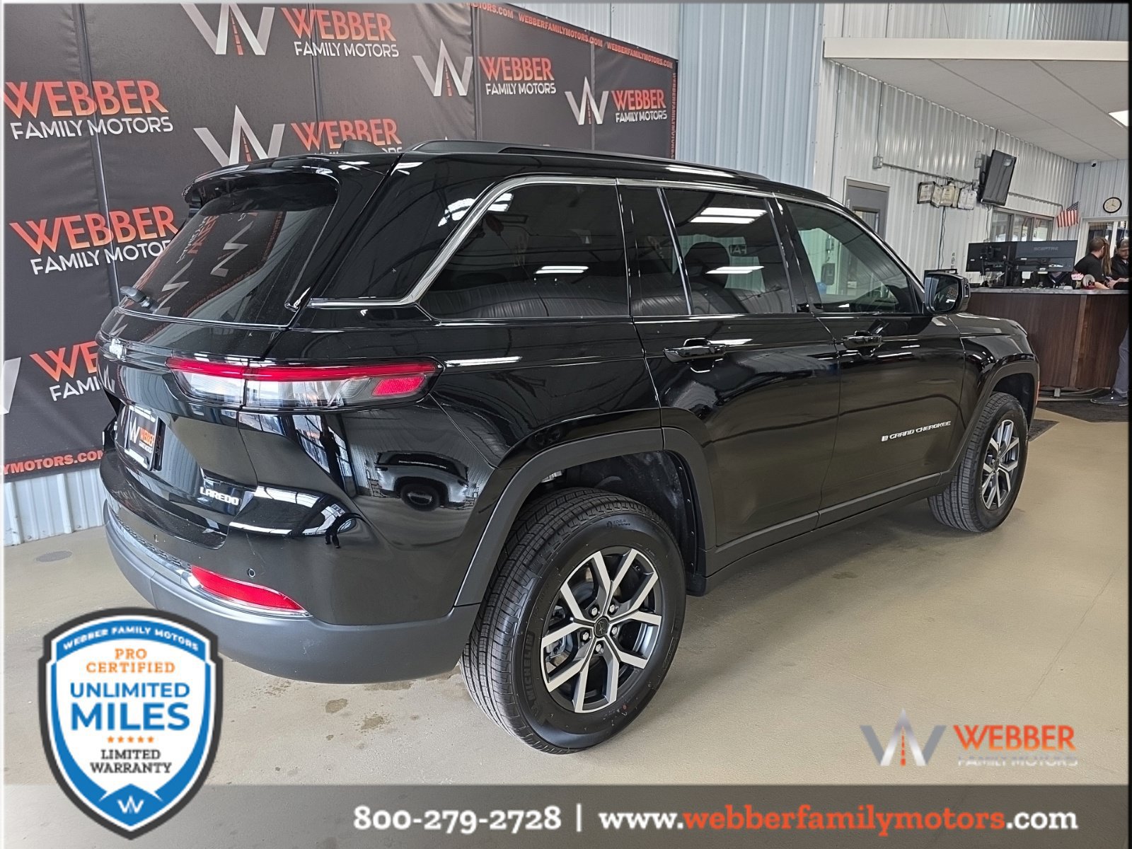New 2027 Jeep Grand Cherokee Laredo X AWD/4WD image 4