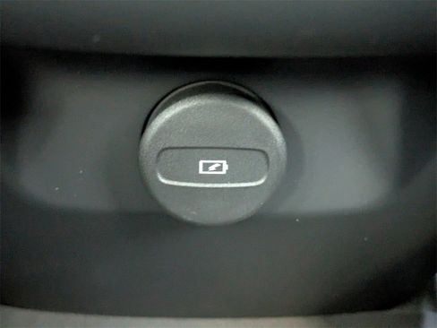 New 2026 Volvo XC60 B5 Plus w/ Protection Package Premier image 6