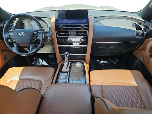 Used 2024 INFINITI QX80 Sensory AWD/4WD image 9