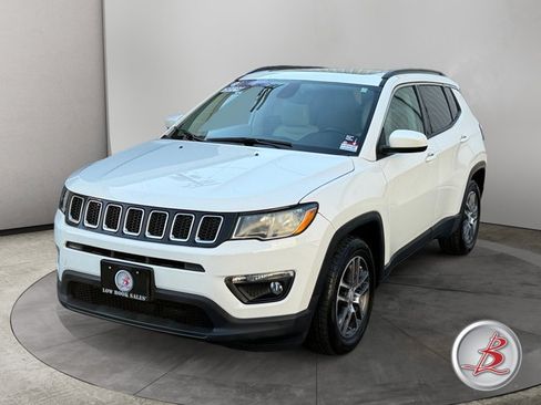 Used 2018 Jeep Compass Latitude w/ Popular Equipment Group FWD image 3