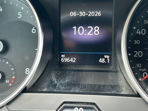 Used 2021 Volkswagen Tiguan SE R-Line FWD image 34