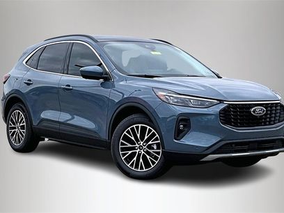 New 2023 Ford Escape SE w/ PHEV Premium Package