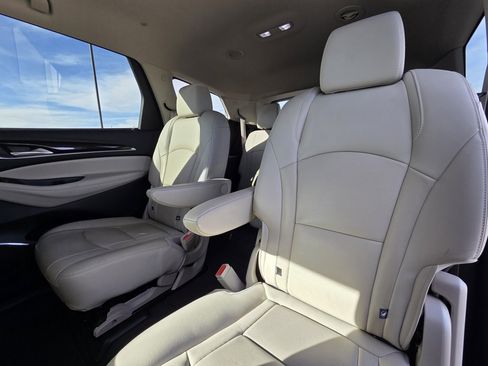 Used 2021 Buick Enclave Essence image 25