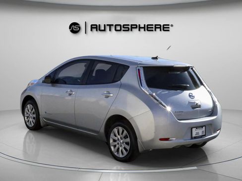 Used 2015 Nissan Leaf S image 7