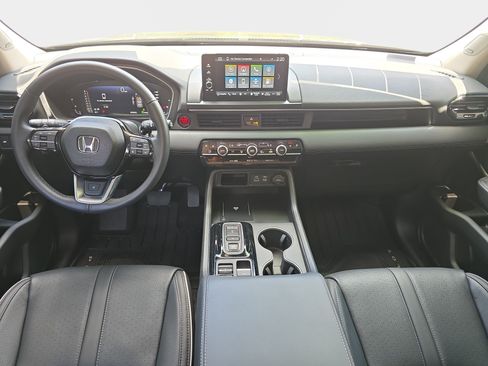 Certified 2025 Honda Pilot Elite image 10