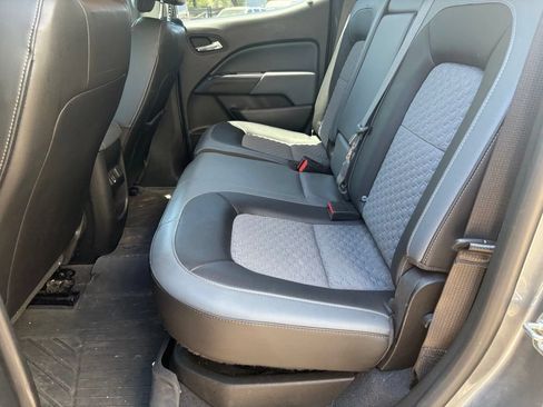 Used 2019 Chevrolet Colorado Z71 AWD/4WD image 11