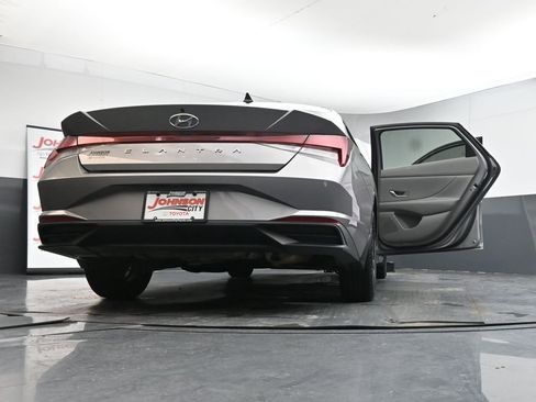 Used 2023 Hyundai Elantra SEL image 43