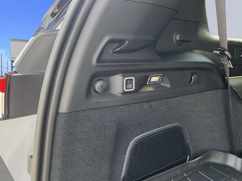 Used 2023 Jeep Grand Cherokee L Summit AWD/4WD image 32