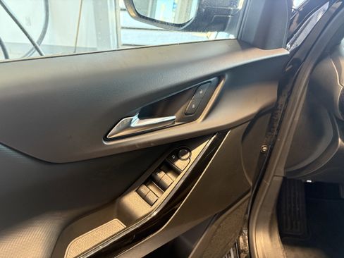 Used 2025 Chevrolet Equinox LT image 8