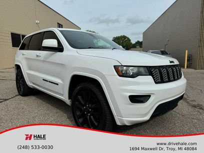 Used 2017 Jeep Grand Cherokee Altitude