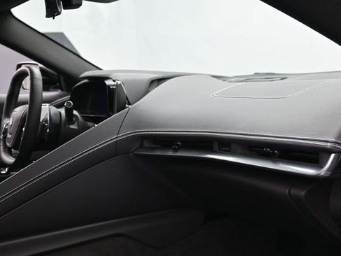 Used 2025 Chevrolet Corvette Stingray Coupe w/ Z51 Performance Package image 31