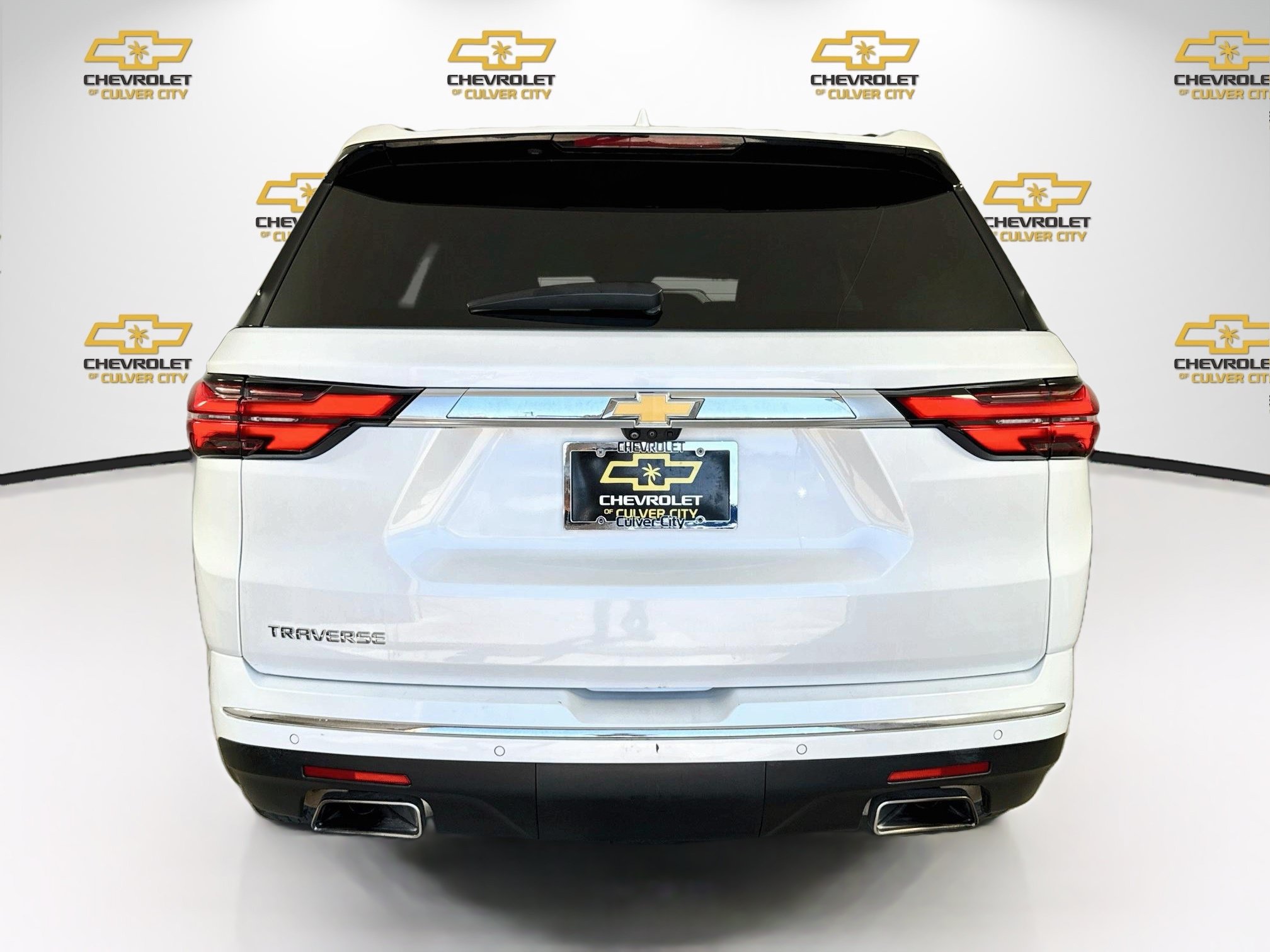 Used 2023 Chevrolet Traverse High Country FWD image 7