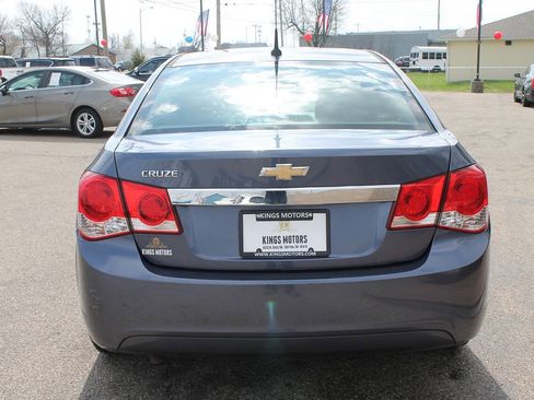Used 2014 Chevrolet Cruze LS image 4