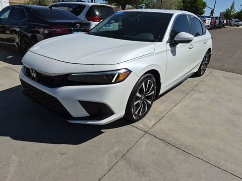 Certified 2024 Honda Civic EX-L image 2