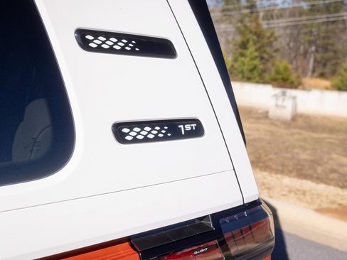 Used 2025 Volkswagen ID. Buzz 1st Edition AWD/4WD image 13