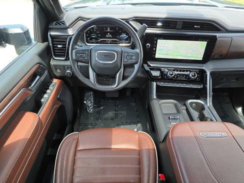 Used 2025 GMC Sierra 3500 Denali Ultimate AWD/4WD image 25