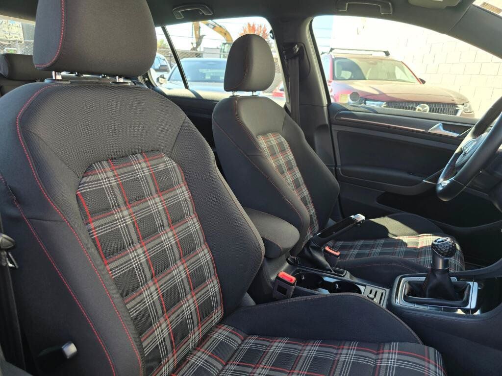 Used 2018 Volkswagen GTI S FWD image 11