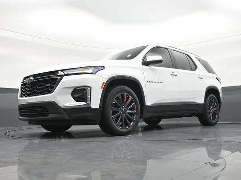 Used 2024 Chevrolet Traverse RS FWD image 28
