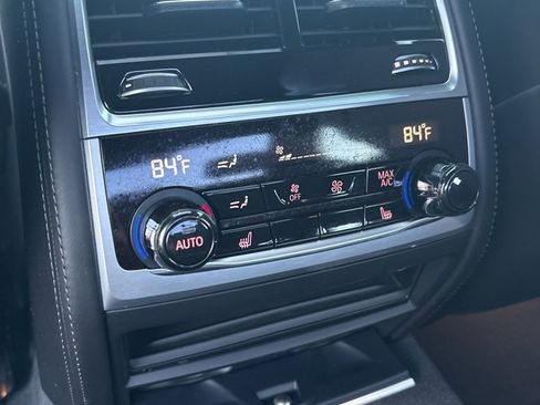 Used 2019 BMW 750i w/ Executive Package image 9
