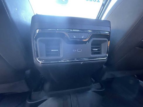 Used 2025 Chevrolet Silverado 2500 ZR2 w/ Technology Package image 21