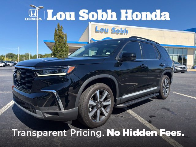 Used 2025 Honda Pilot Touring image 1