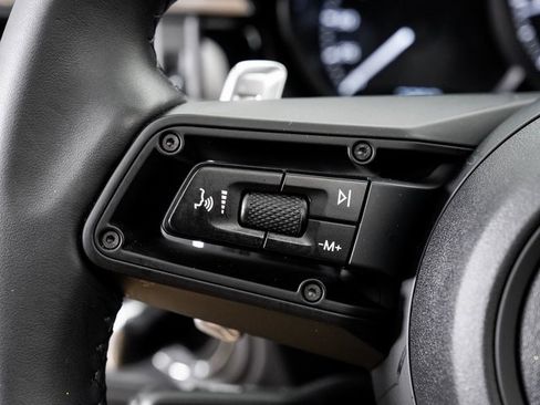 Used 2025 Porsche Macan image 14