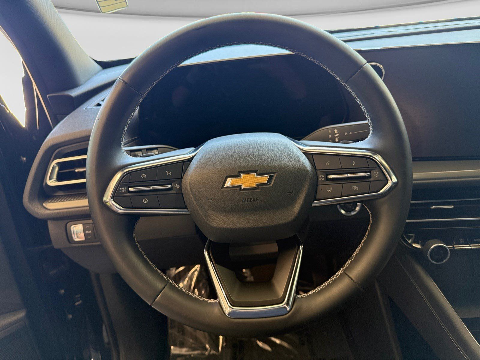 Used 2026 Chevrolet Traverse LT FWD image 23