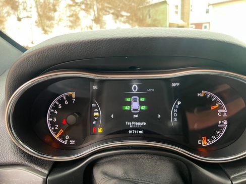 Used 2014 Jeep Grand Cherokee Laredo w/ 18" Wheel & 8.4" Radio Group image 27