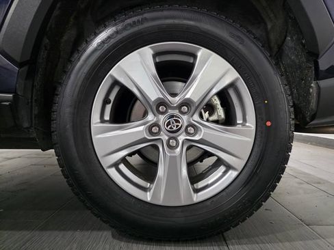 Used 2025 Toyota RAV4 XLE AWD/4WD image 23